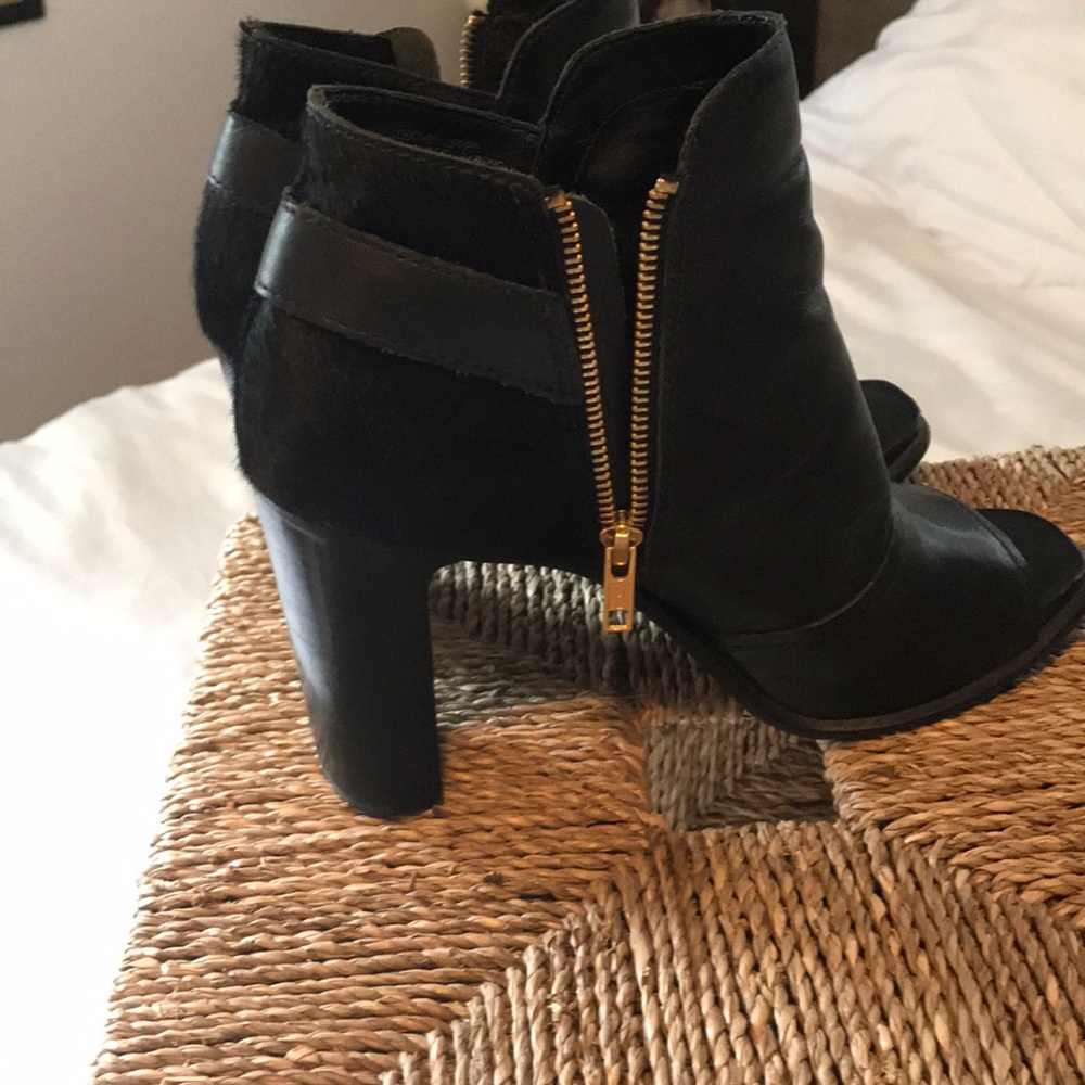 M4D3 European black leather booties - Picture 2 of 5